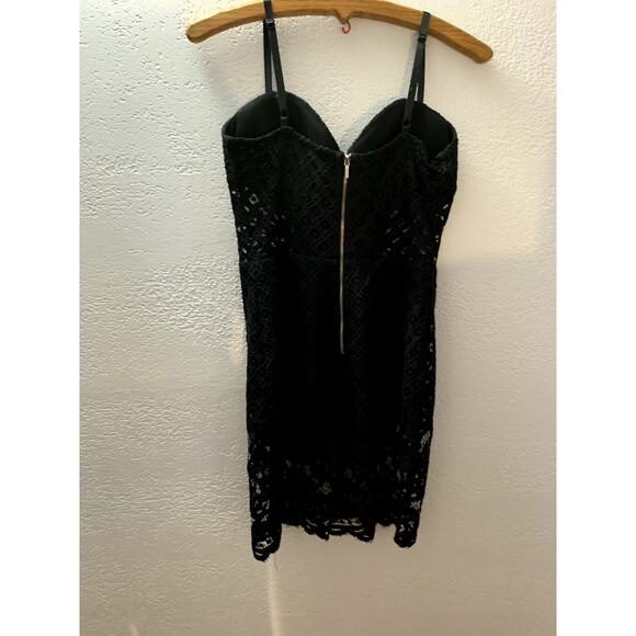 Bebe Black Eyelet Lace Spaghetti Strap Dress Shorts Underneath SIZE S - Picture 6 of 13